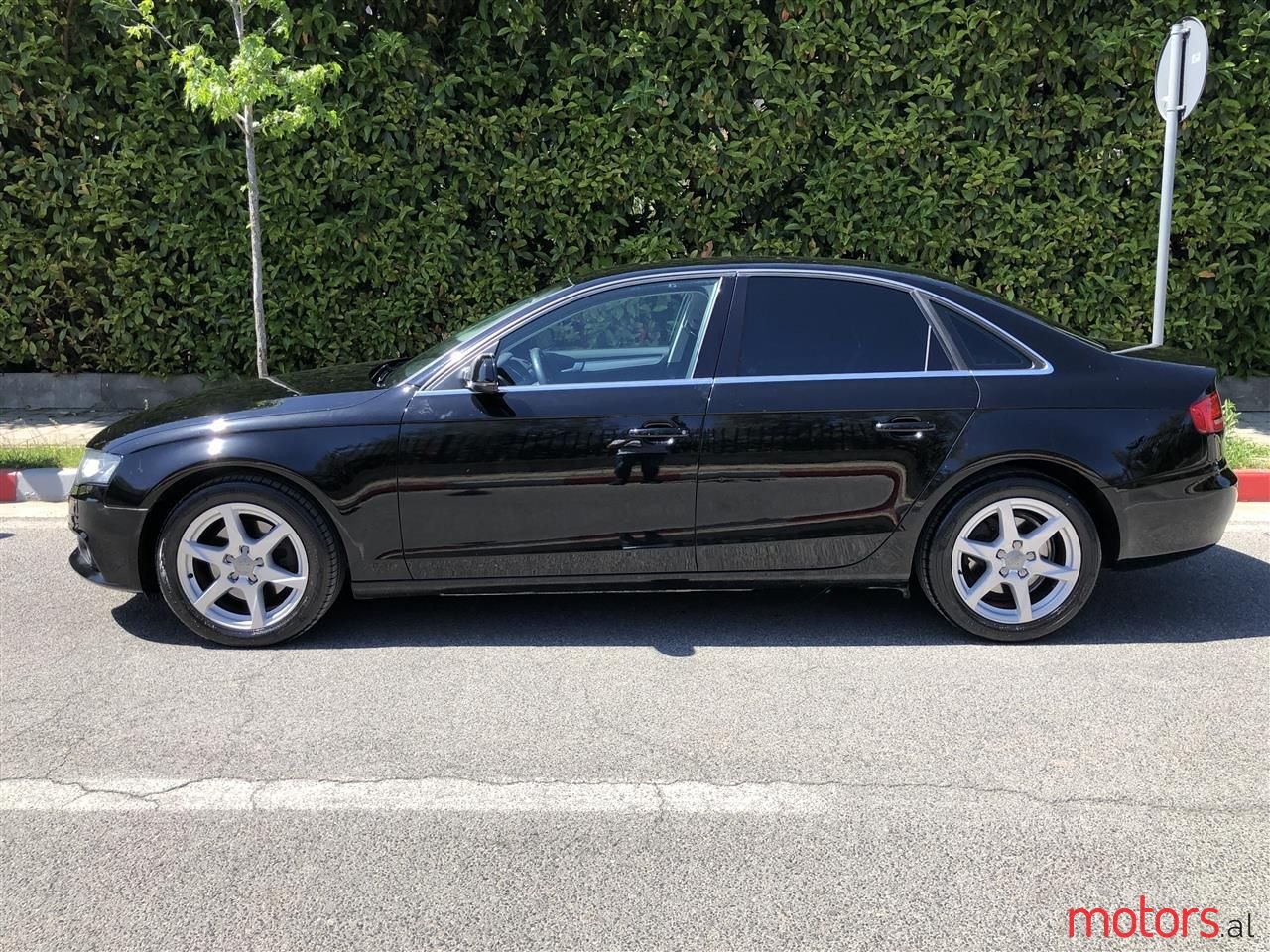 2011' Audi A4 photo #2