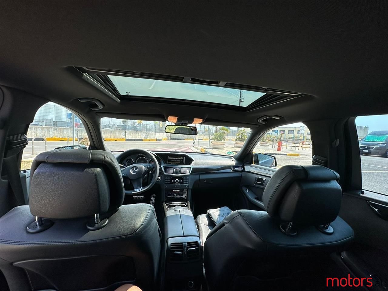 2010' Mercedes-Benz E 350 photo #2