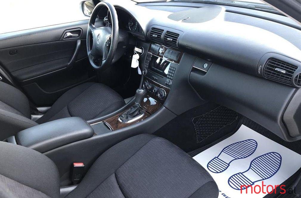 2005' Mercedes-Benz C 220 photo #2