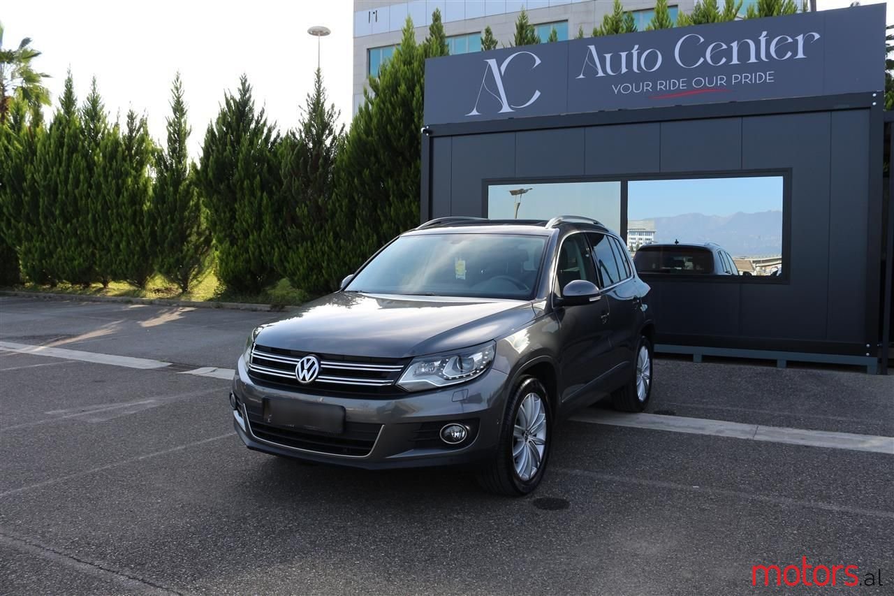 2012' Volkswagen Tiguan photo #1