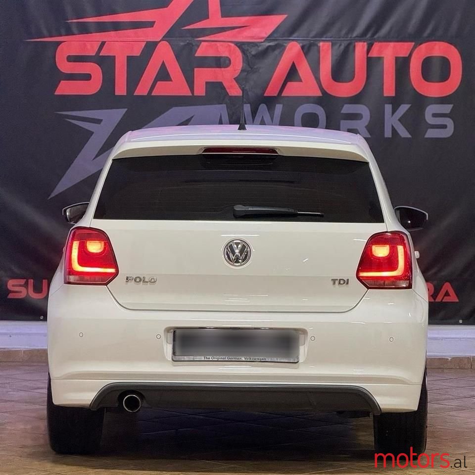 2013' Volkswagen Polo photo #2