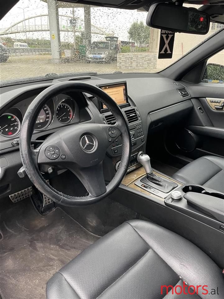 2011' Mercedes-Benz C 300 photo #3