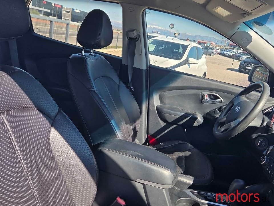 2013' Hyundai Tucson photo #6