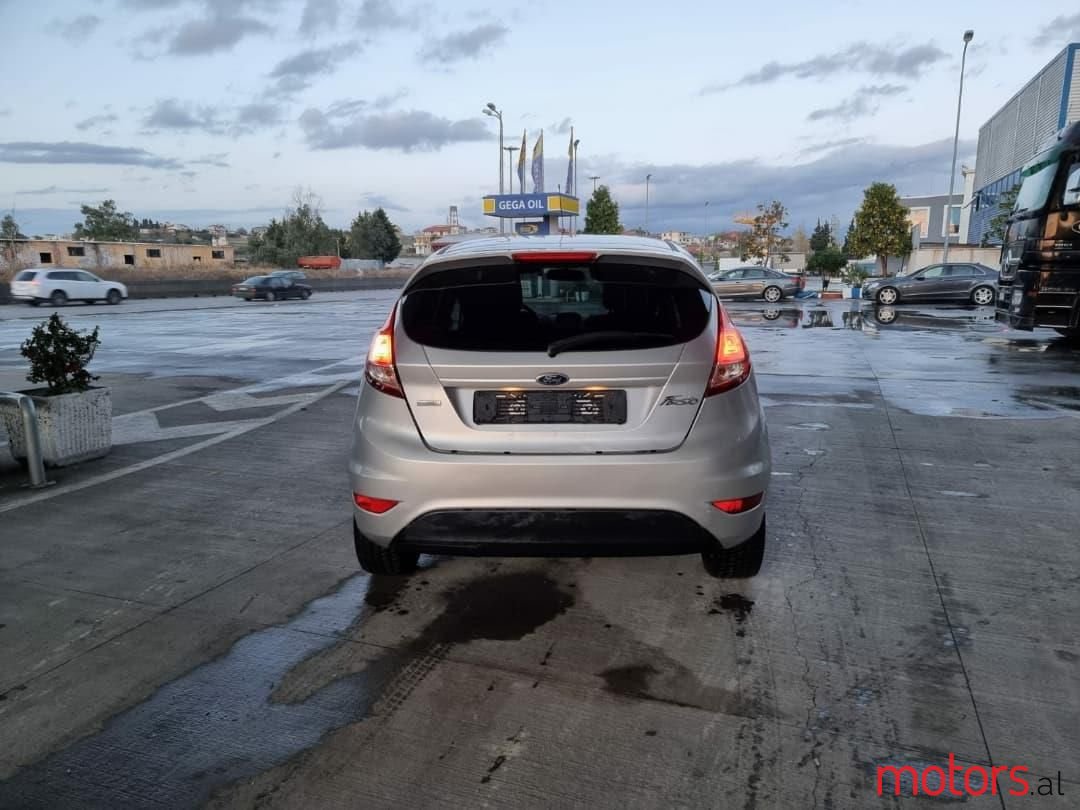 2014' Ford Fiesta photo #6