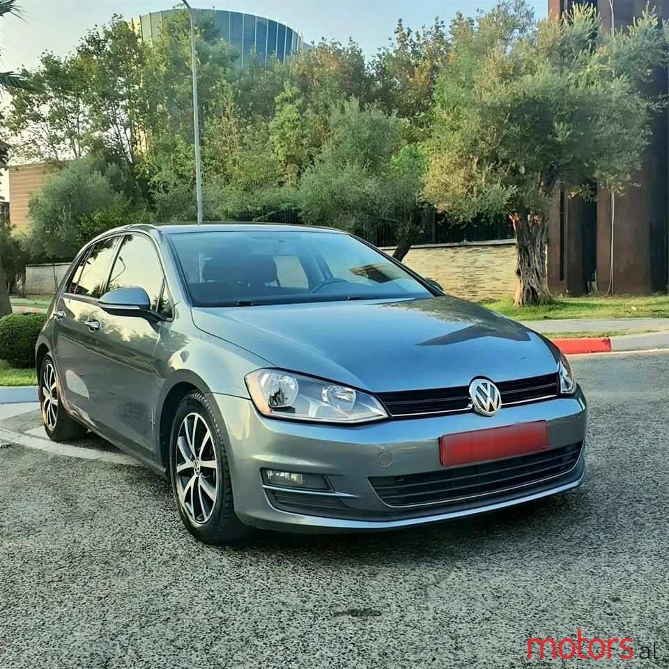 2015' Volkswagen Golf photo #2