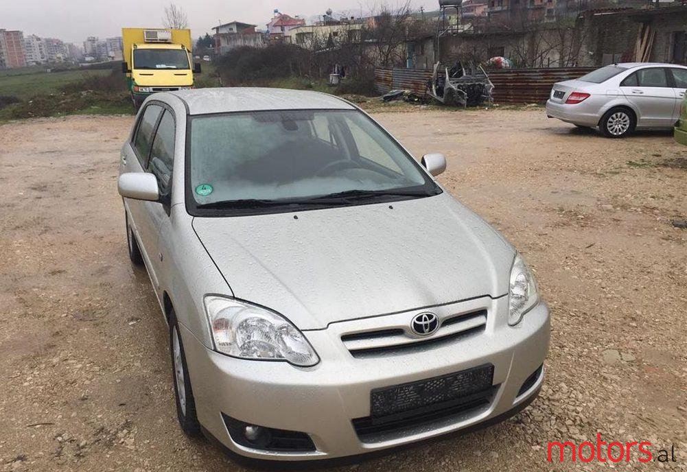 2004' Toyota Corolla photo #1