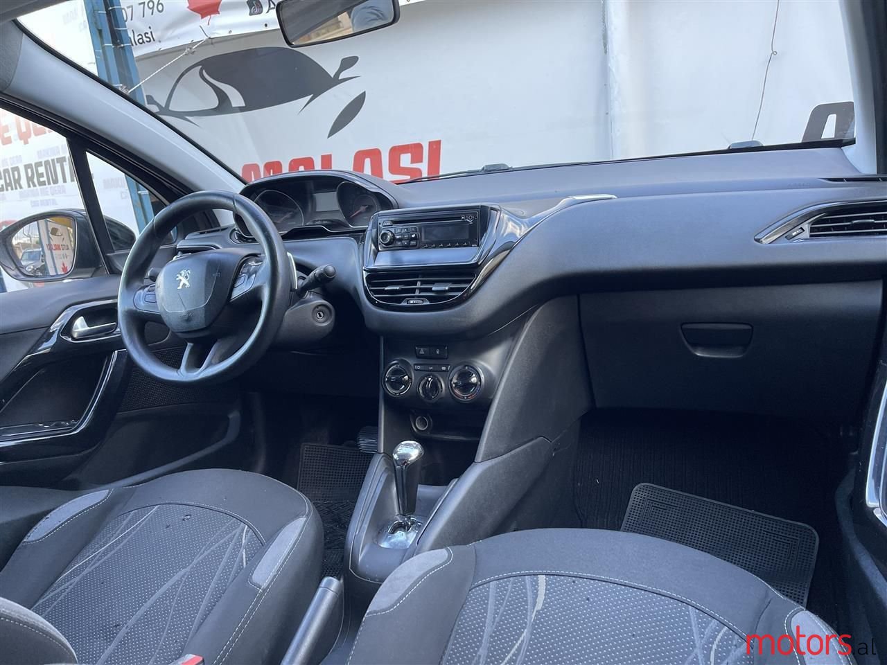 2013' Peugeot 208 photo #3