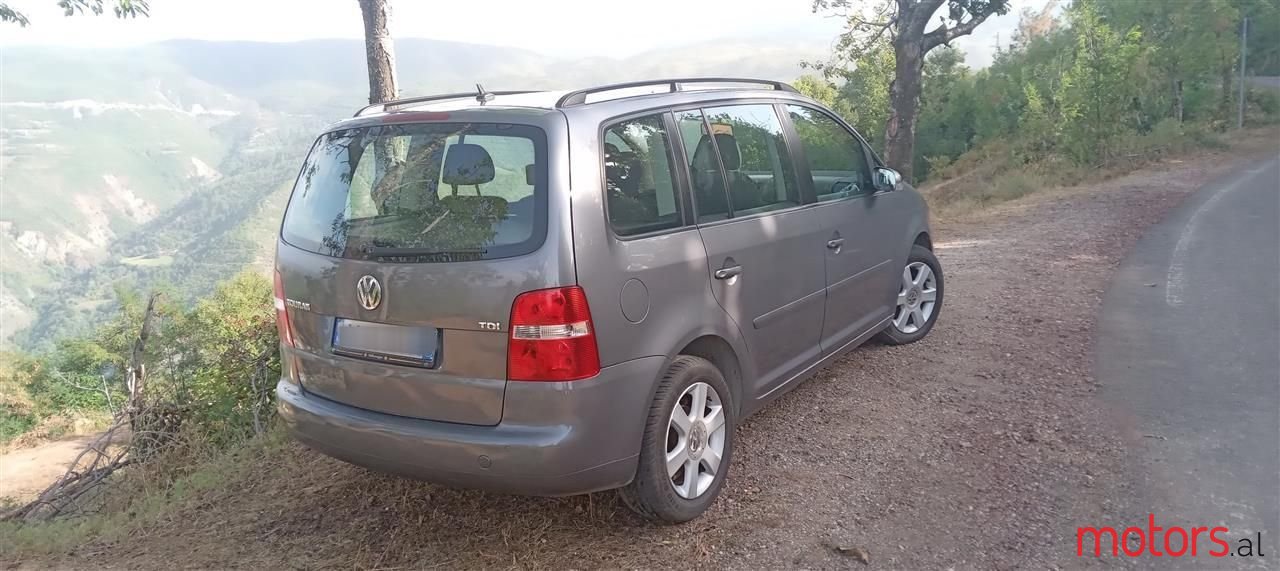 2006' Volkswagen Touran photo #3