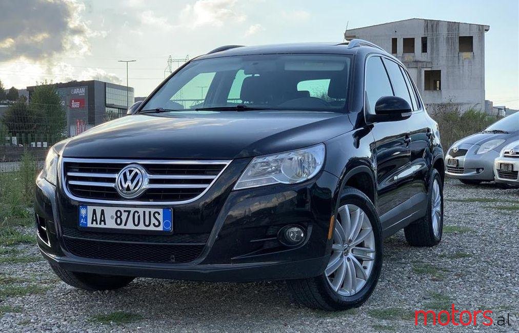 2010' Volkswagen Tiguan photo #1