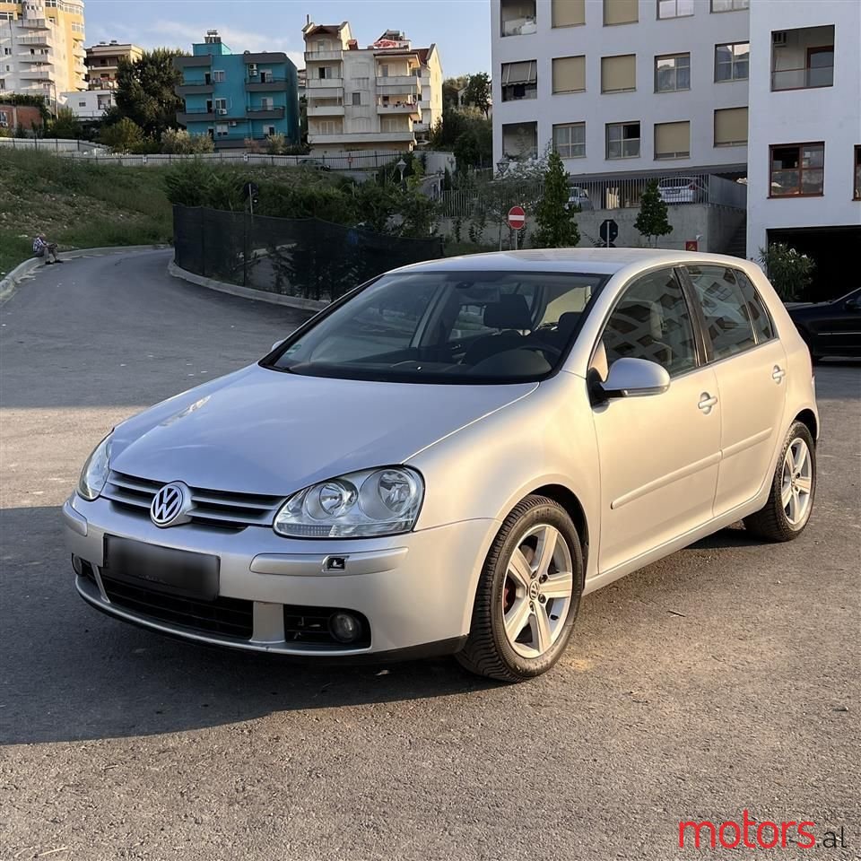 2005' Volkswagen Golf photo #5