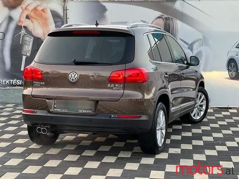2012' Volkswagen Tiguan photo #2