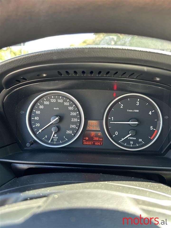 2008' BMW 520 photo #6