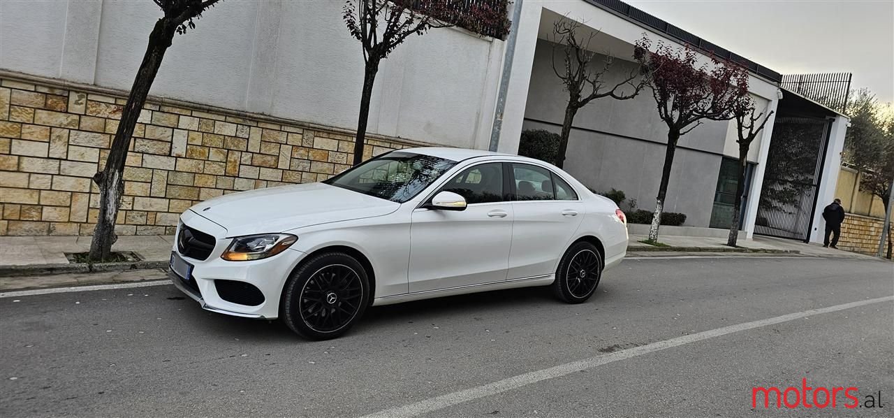 2016' Mercedes-Benz C 300 photo #1
