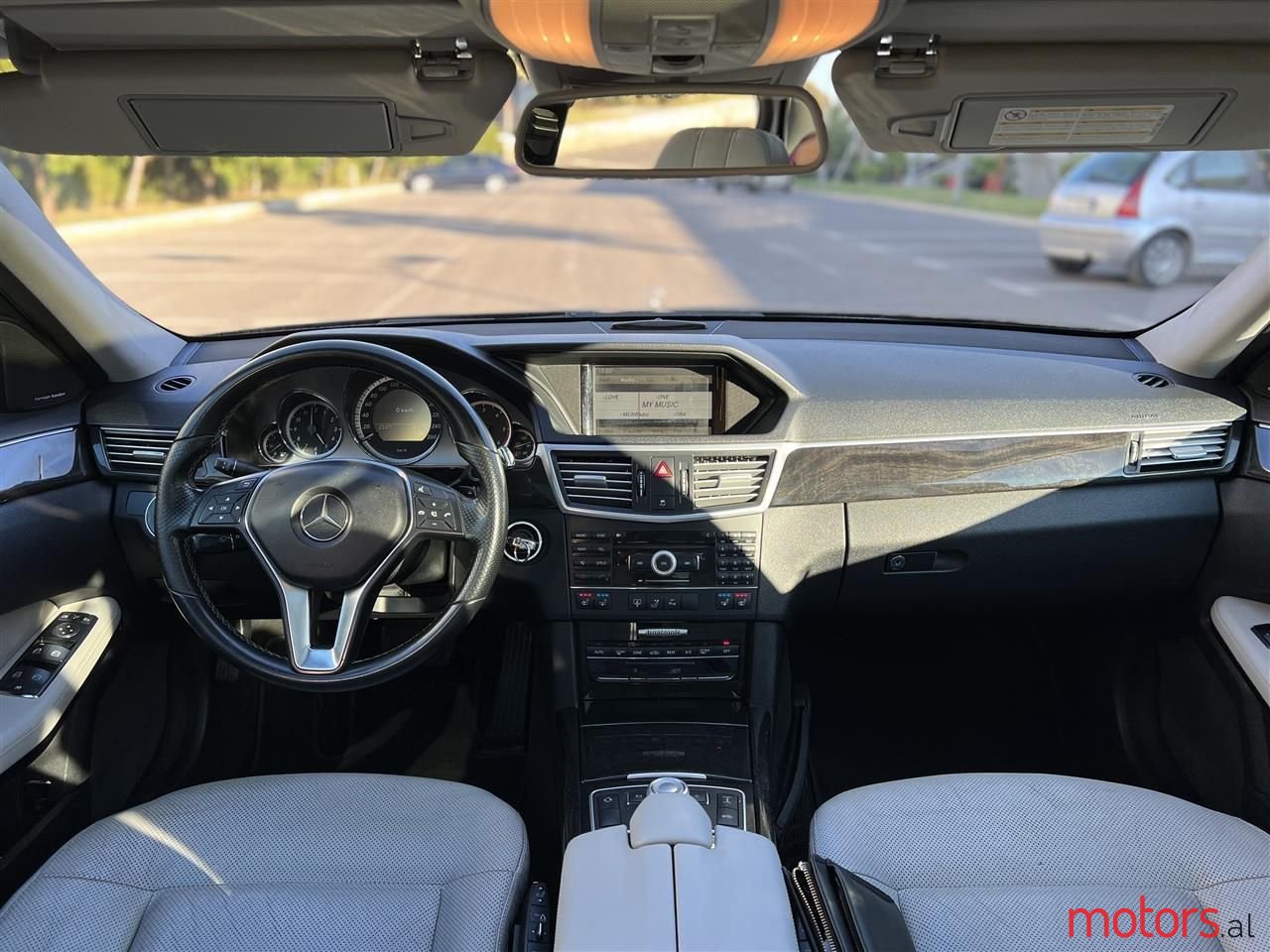 2010' Mercedes-Benz E 350 photo #5