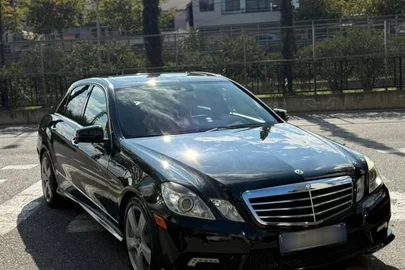 2011' Mercedes-Benz E 350