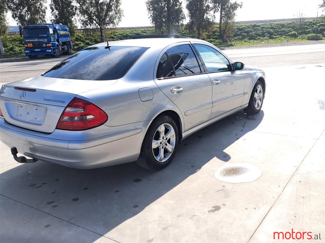 2005' Mercedes-Benz E 200 photo #3