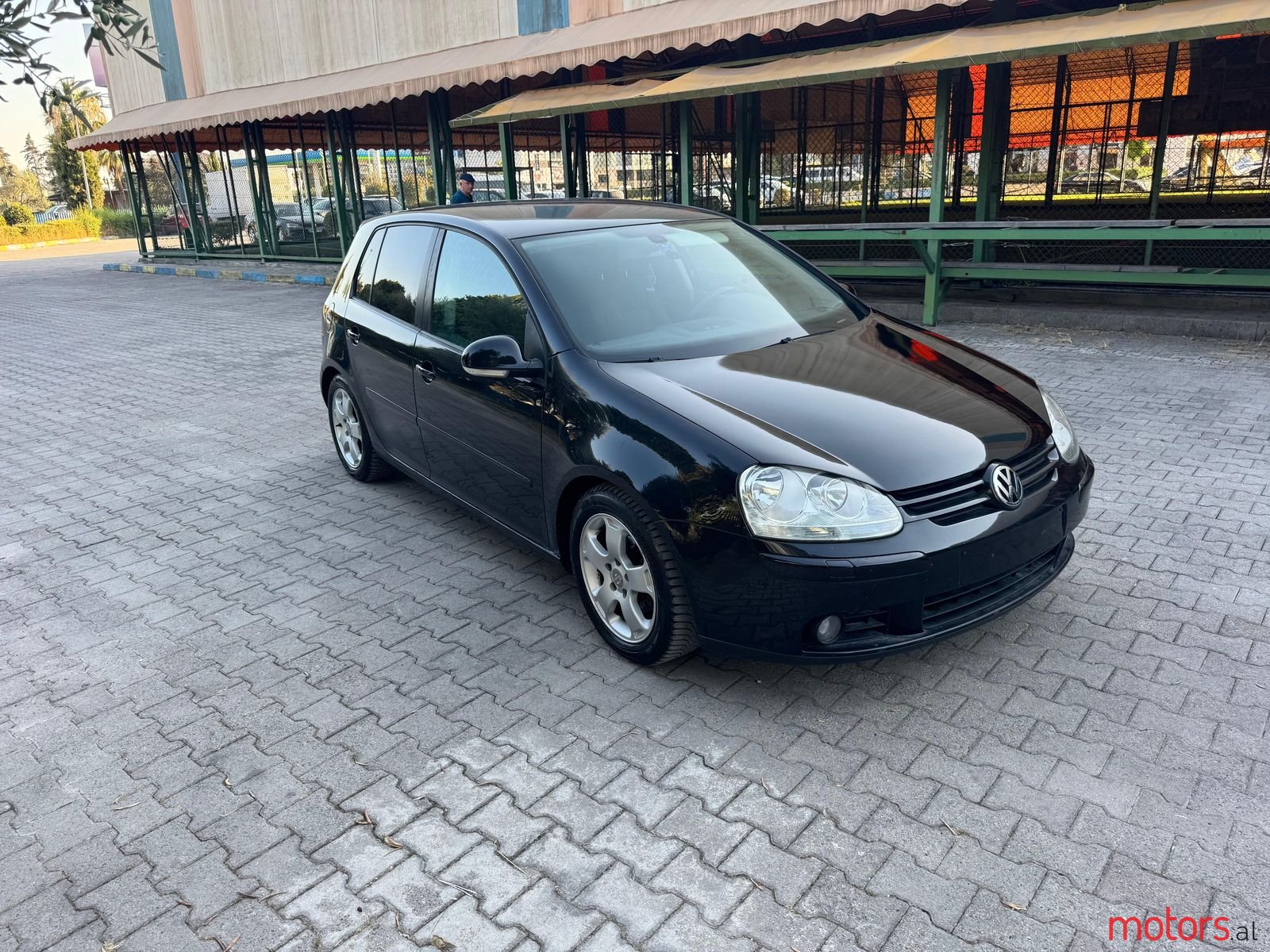 2005' Volkswagen Golf photo #4