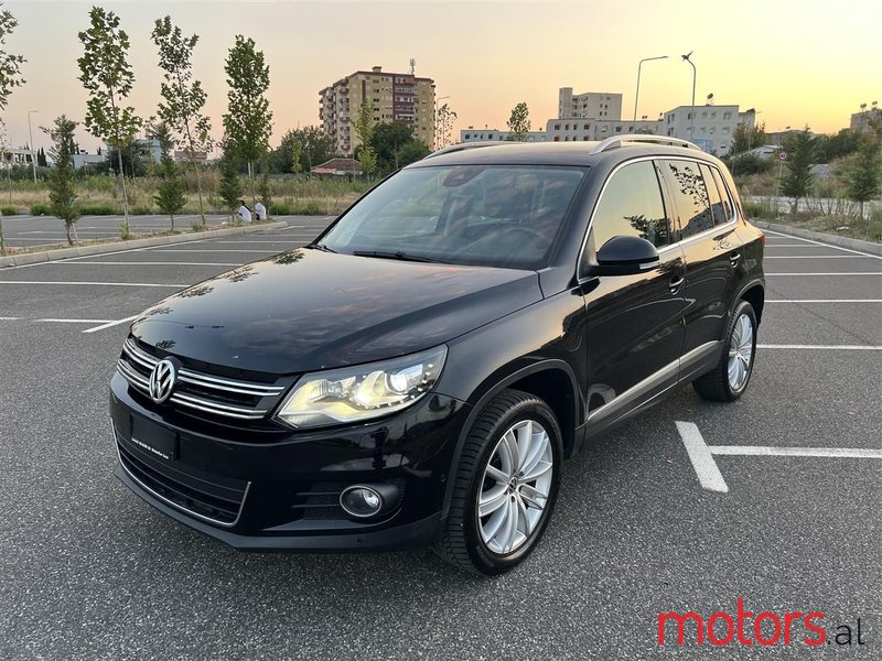 2012' Volkswagen Tiguan photo #1