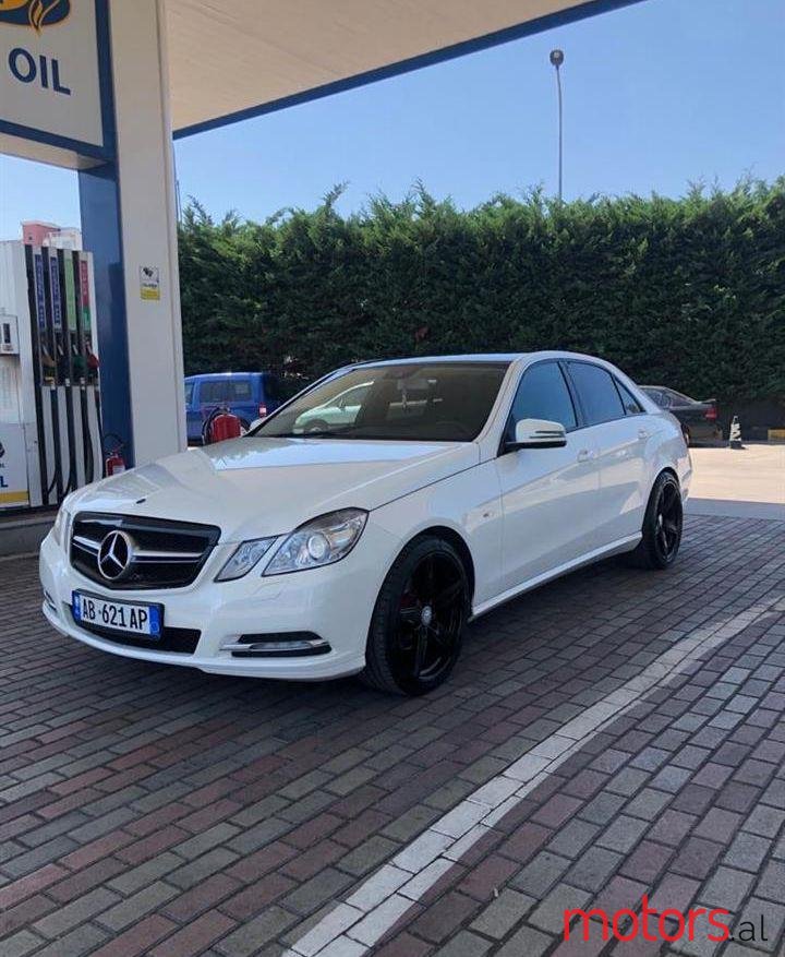 2011' Mercedes-Benz E 250 photo #1