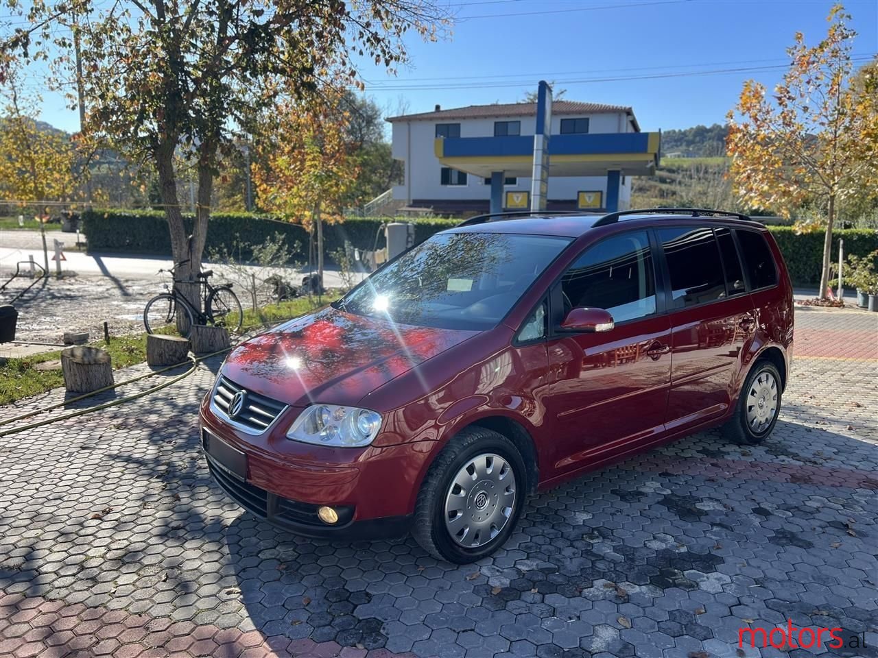 2006' Volkswagen Touran photo #2