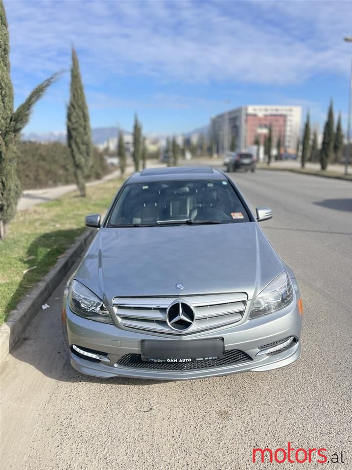 2011' Mercedes-Benz C 300 photo #5