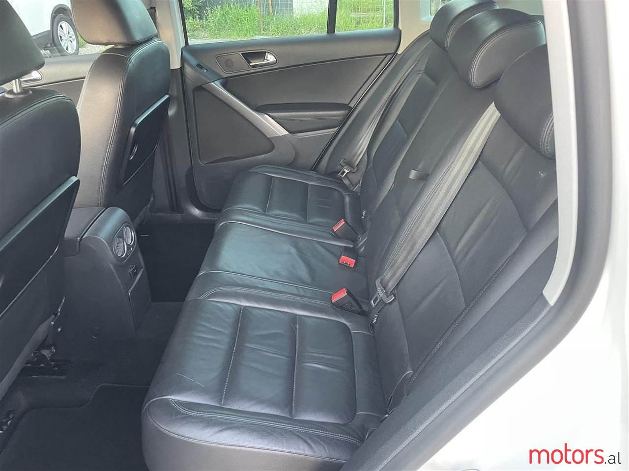 2009' Volkswagen Tiguan photo #6