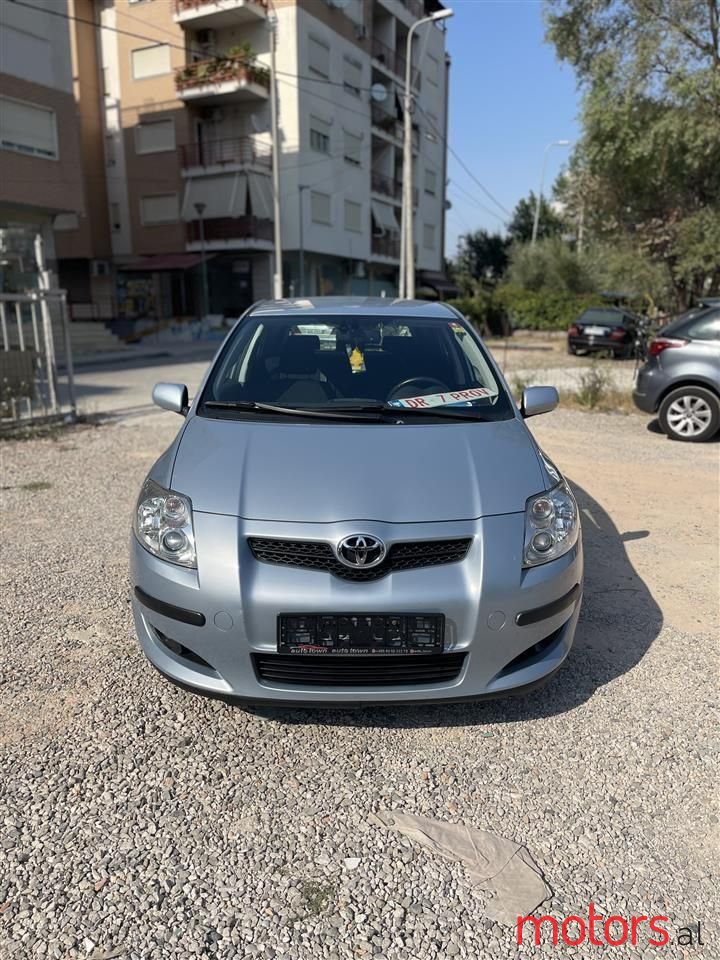 2008' Toyota Auris photo #5