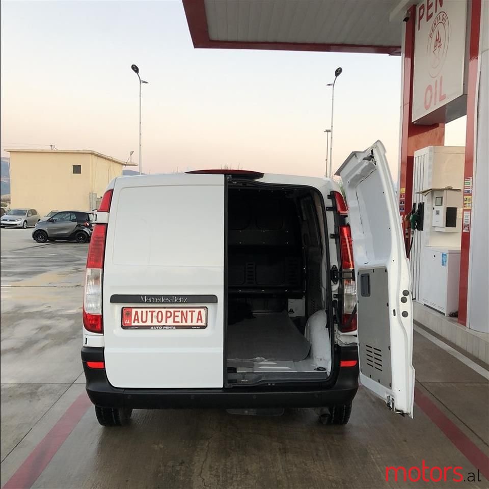 2008' Mercedes-Benz V 200 photo #6