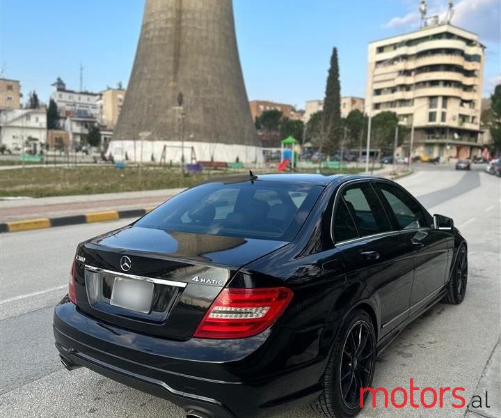 2012' Mercedes-Benz C 300 photo #5