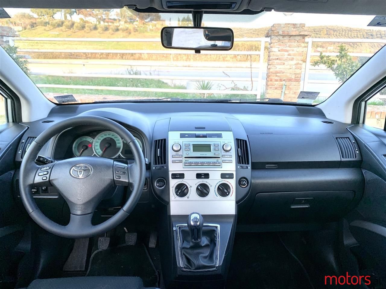 2007' Toyota Avensis Verso photo #4