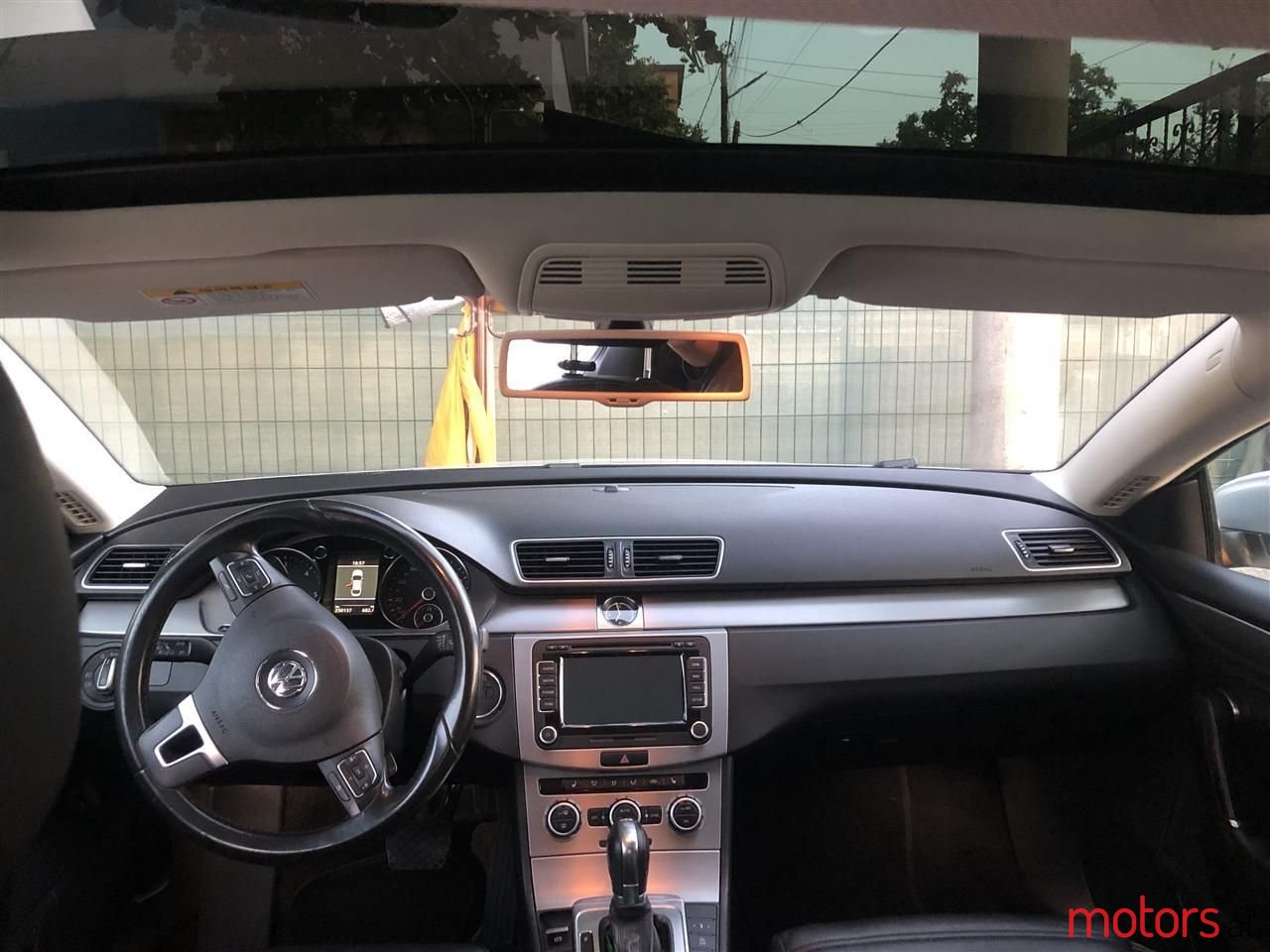 2013' Volkswagen Passat photo #1