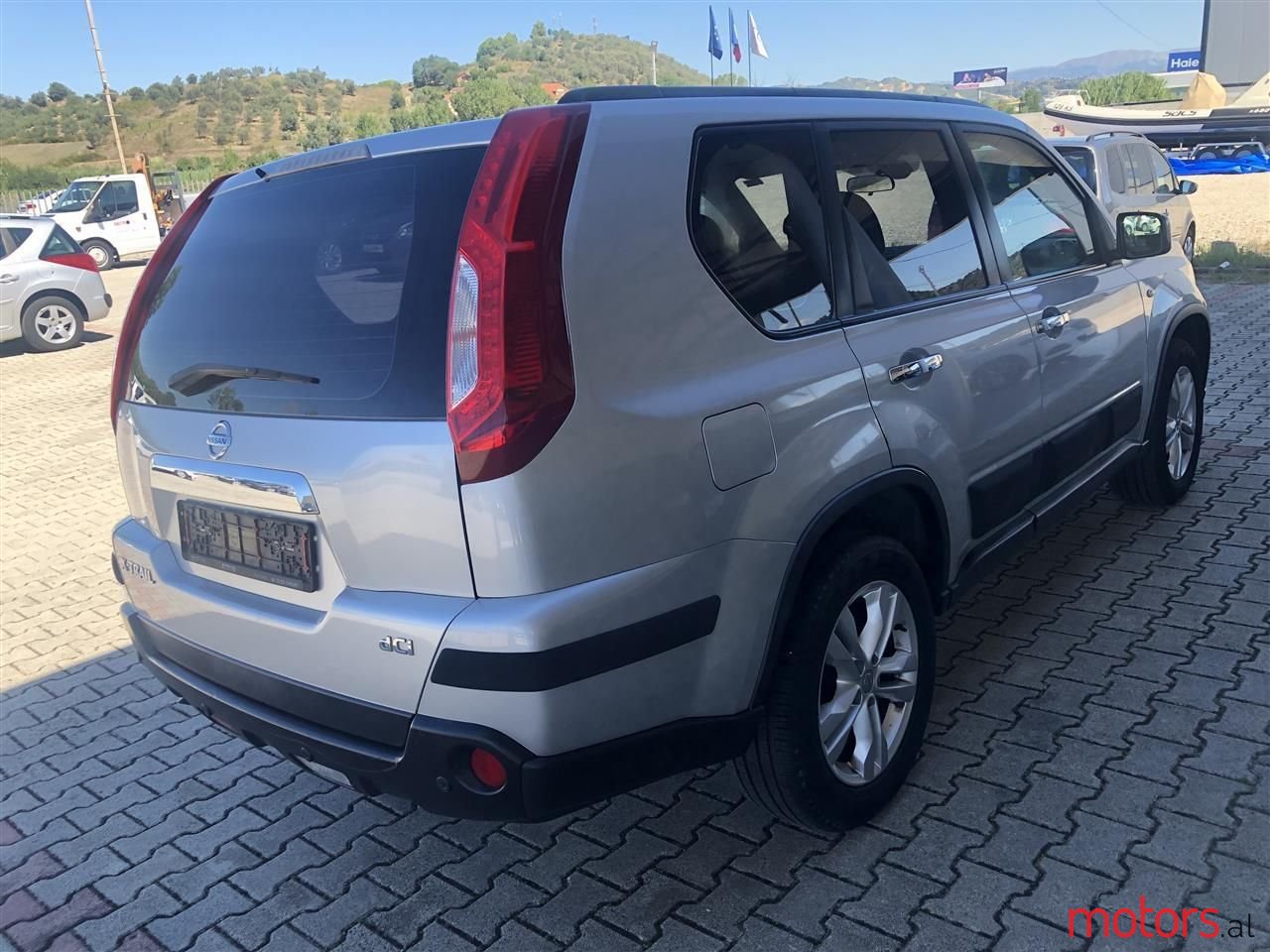 2011' Nissan X-Trail photo #5