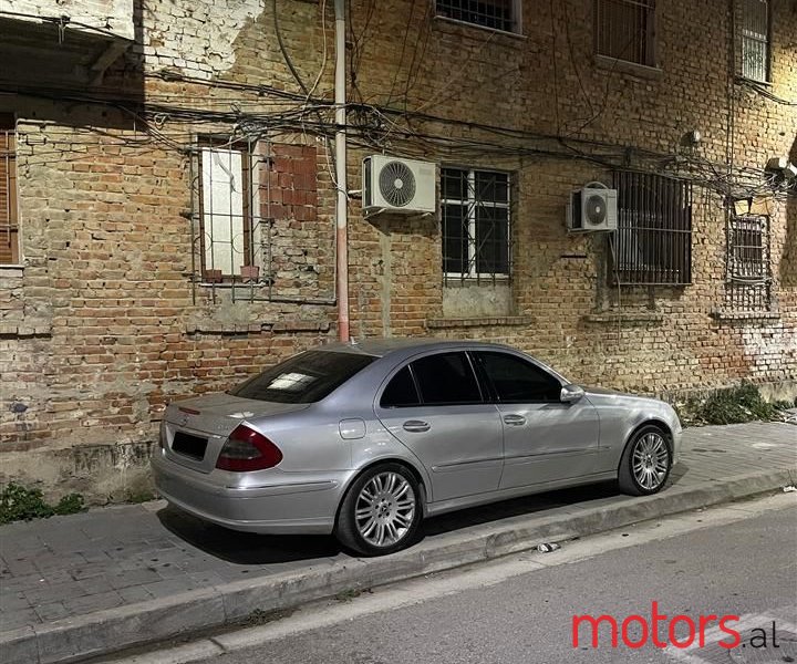 2008' Mercedes-Benz E 320 photo #2