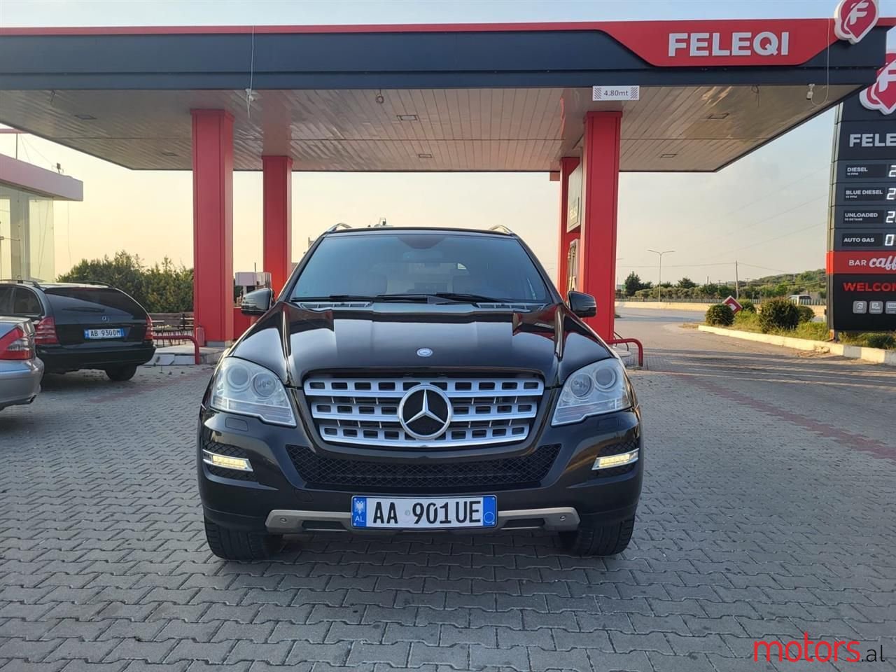 2010' Mercedes-Benz ML 350 photo #2