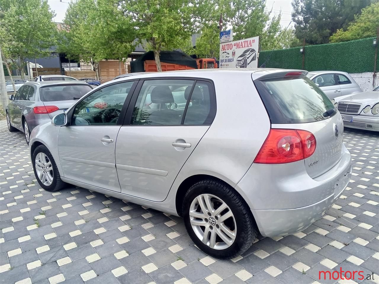 2008' Volkswagen Golf photo #4
