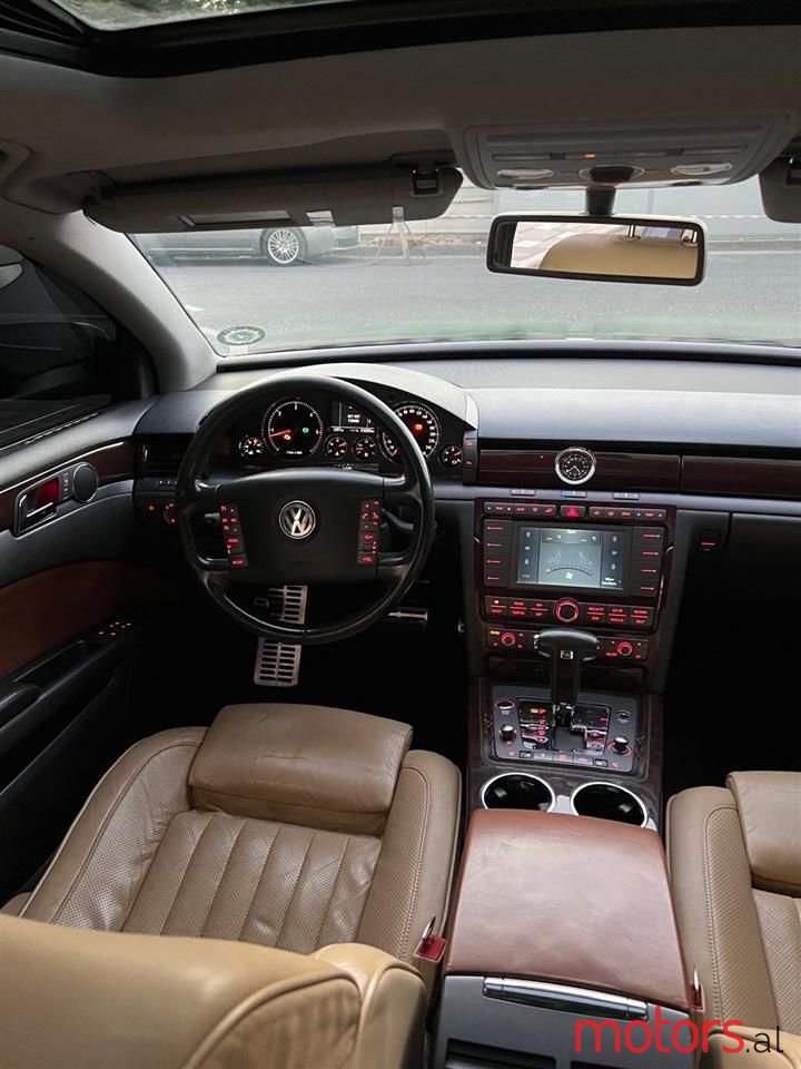 2008' Volkswagen Phaeton photo #3