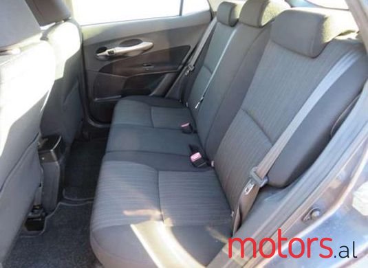 2007' Toyota Auris photo #3