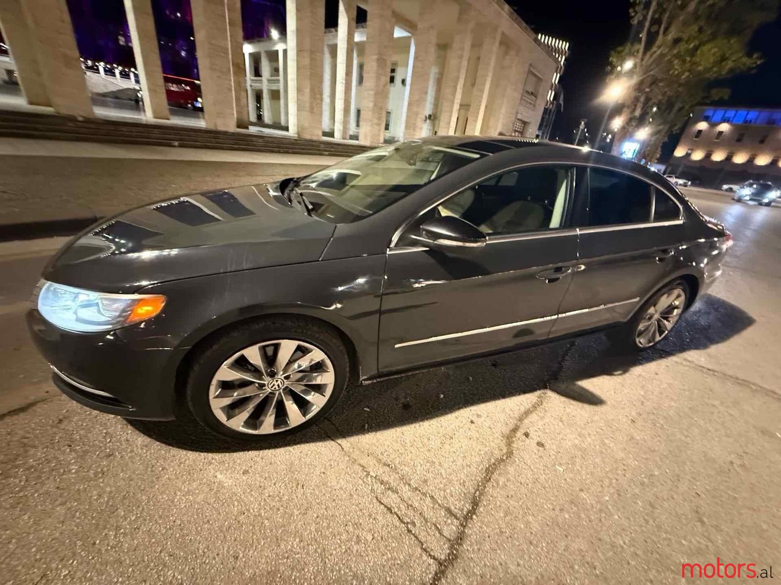 2013' Volkswagen Passat photo #1