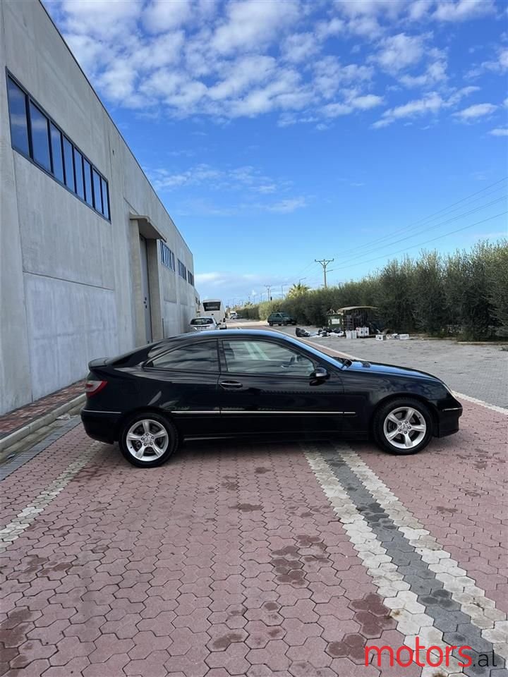 2005' Mercedes-Benz C 220 photo #6