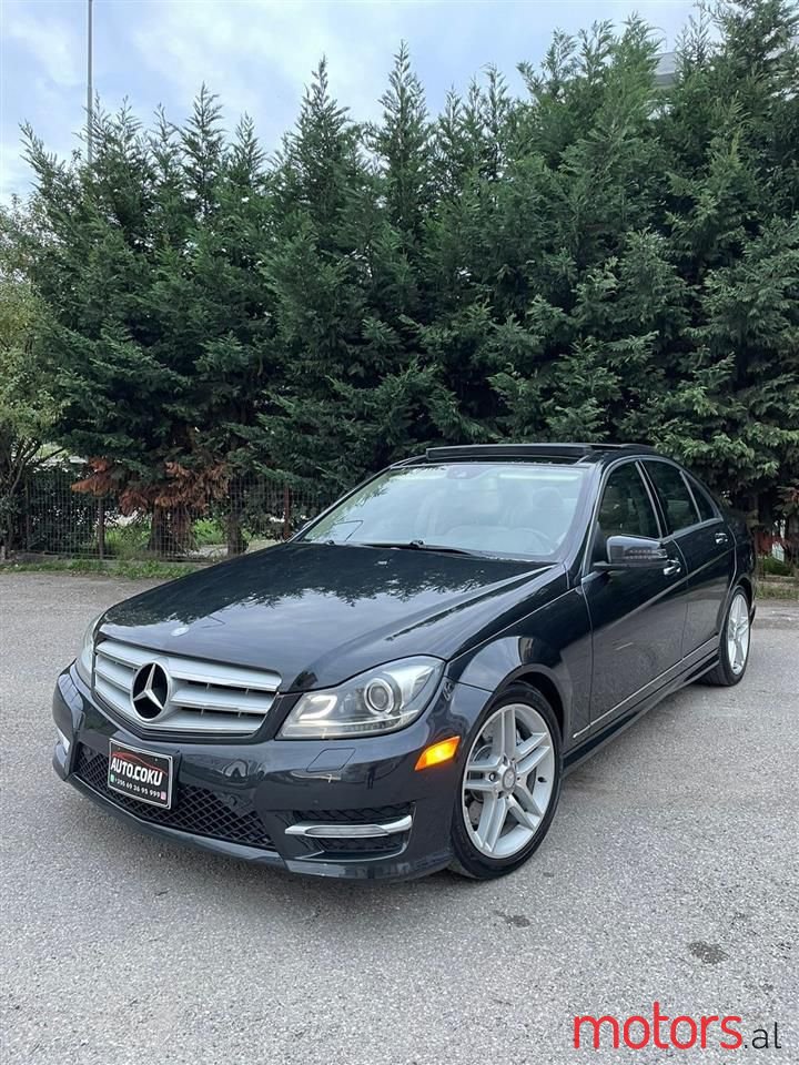 2012' Mercedes-Benz C 300 photo #1