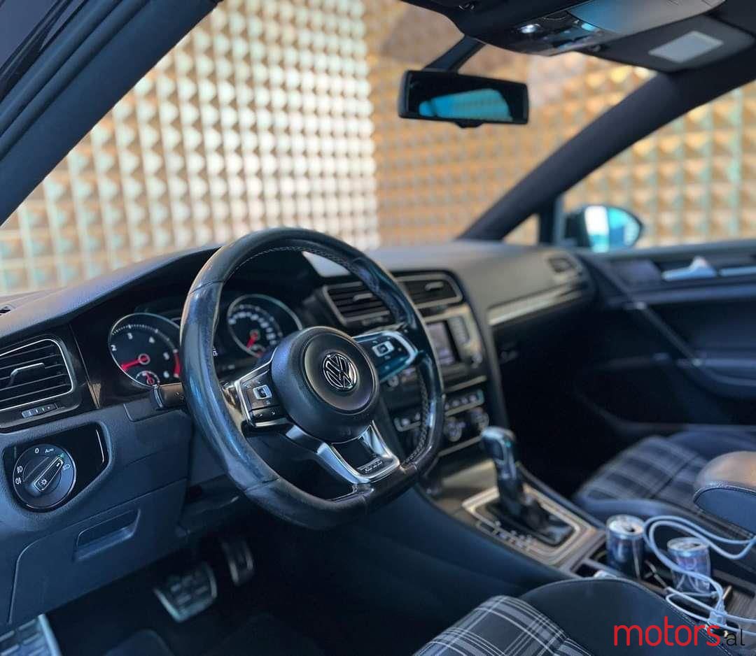 2013' Volkswagen Golf photo #4