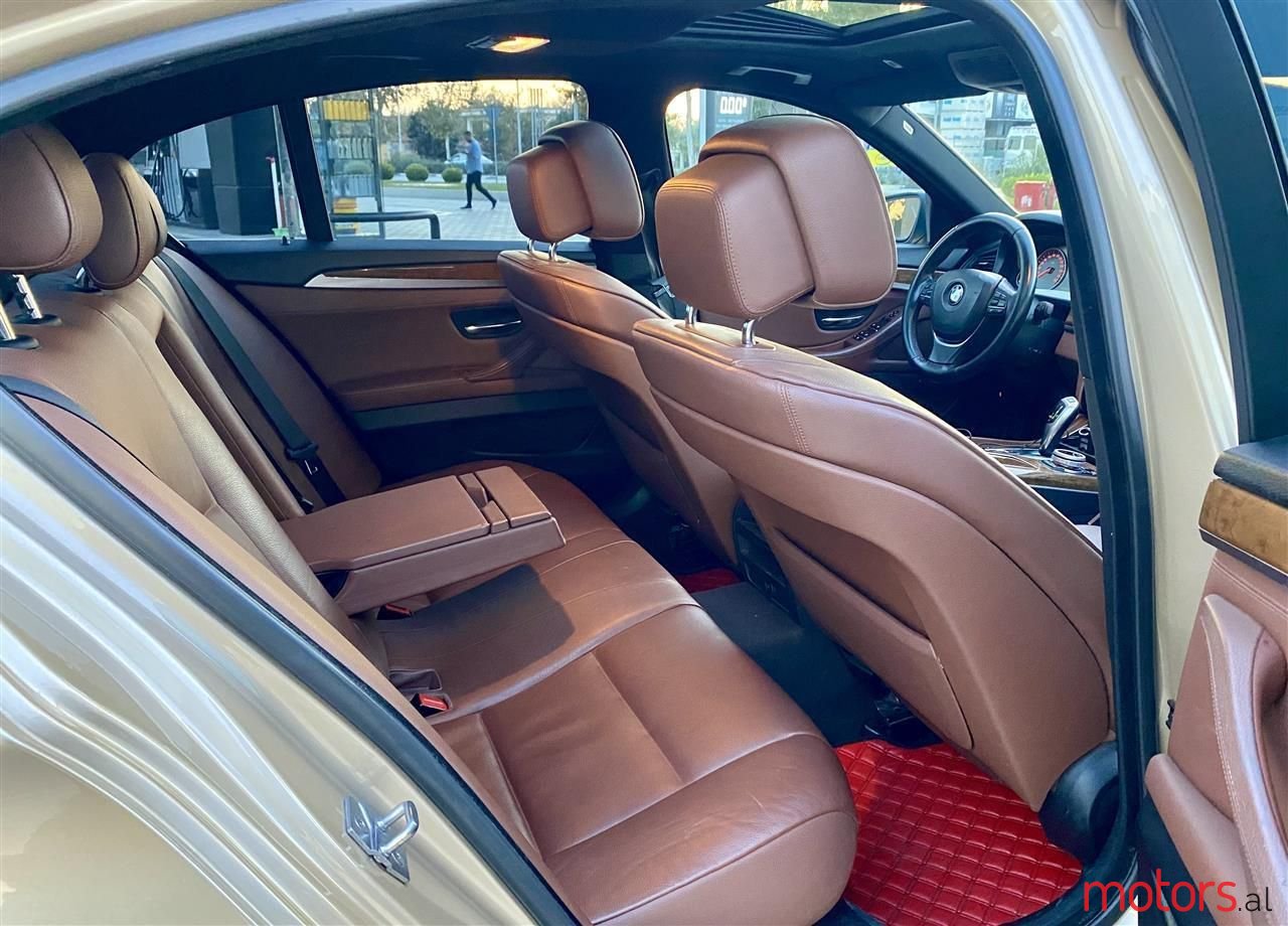 2012' BMW 523 photo #6