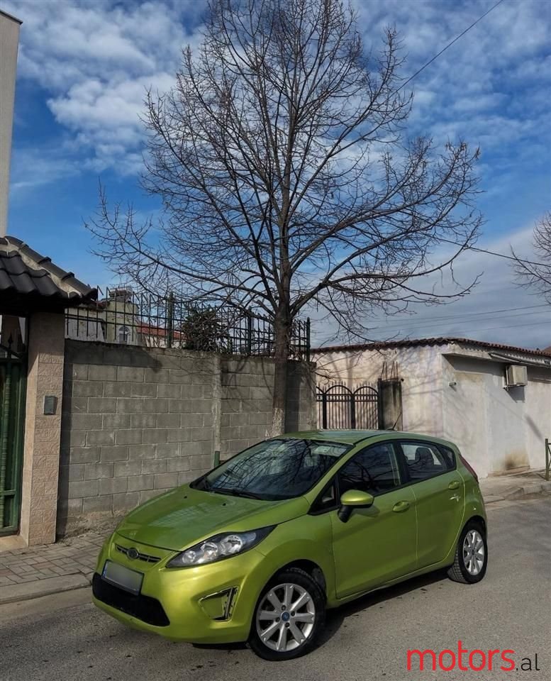 2013' Ford Fiesta photo #1