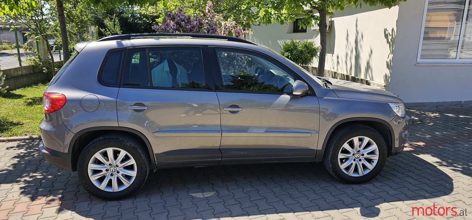 2008' Volkswagen Tiguan photo #1