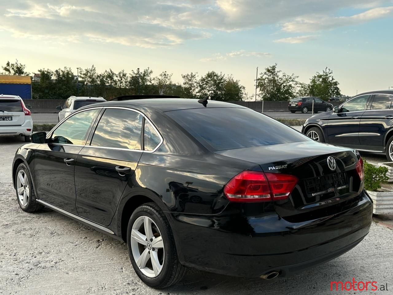 2013' Volkswagen Passat photo #5