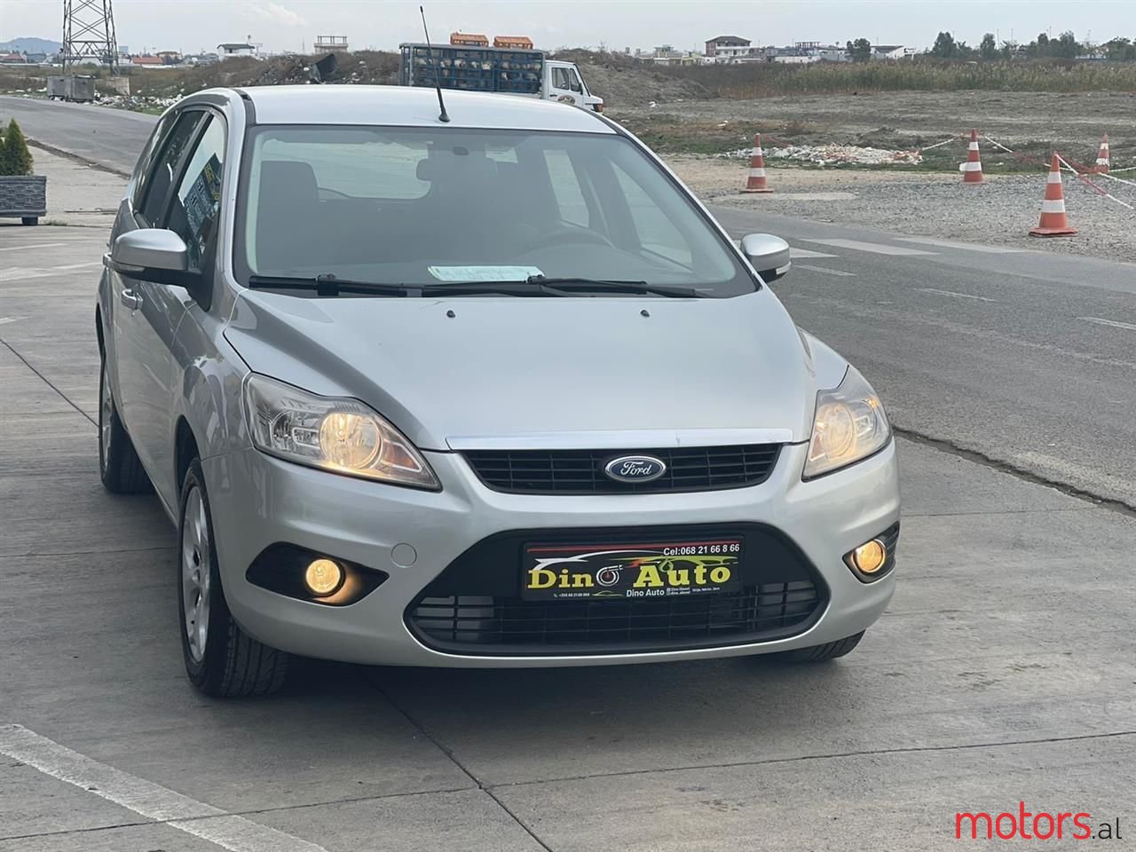 2011' Ford Focus photo #3