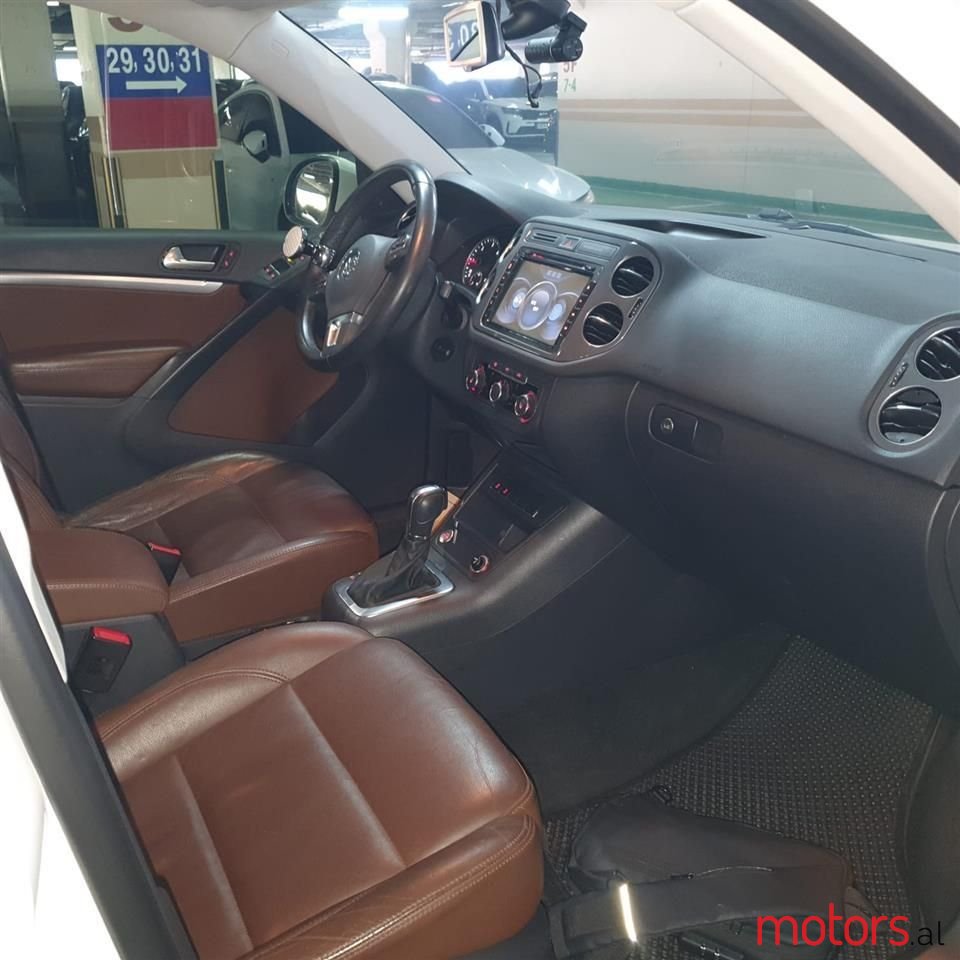 2013' Volkswagen Tiguan photo #2