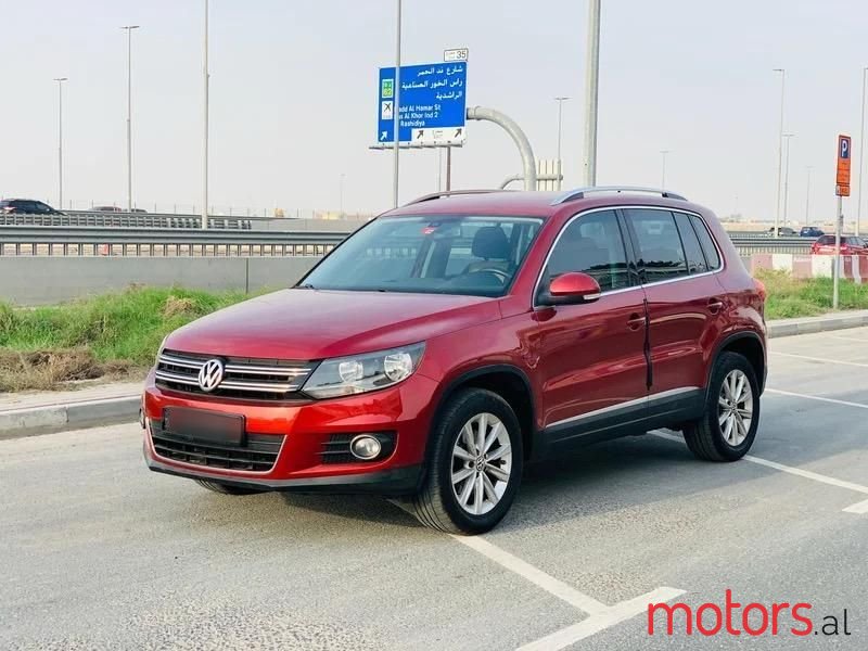 2015' Volkswagen Tiguan photo #1