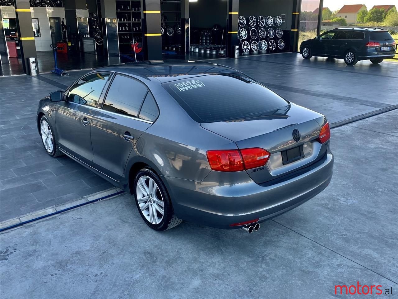 2011' Volkswagen Jetta photo #3