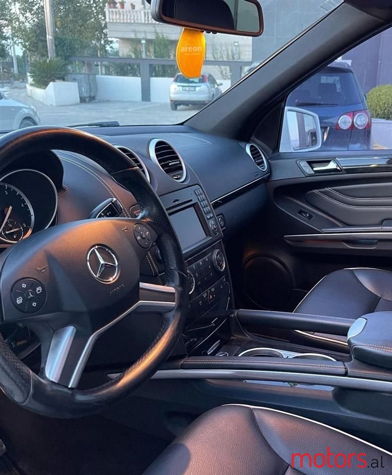 2011' Mercedes-Benz ML 350 photo #2